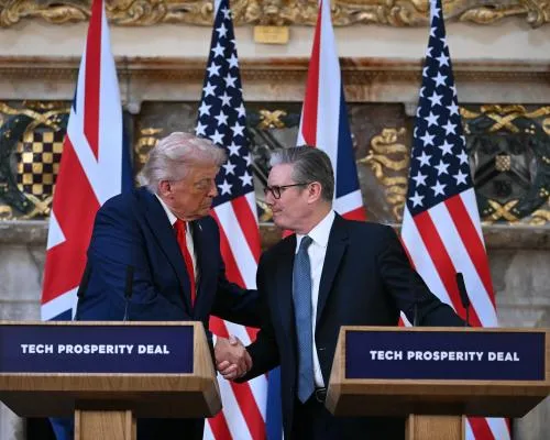 Trump Directs Criticism on Vladimir Putin and Commends UK in Press Conference with Starmer